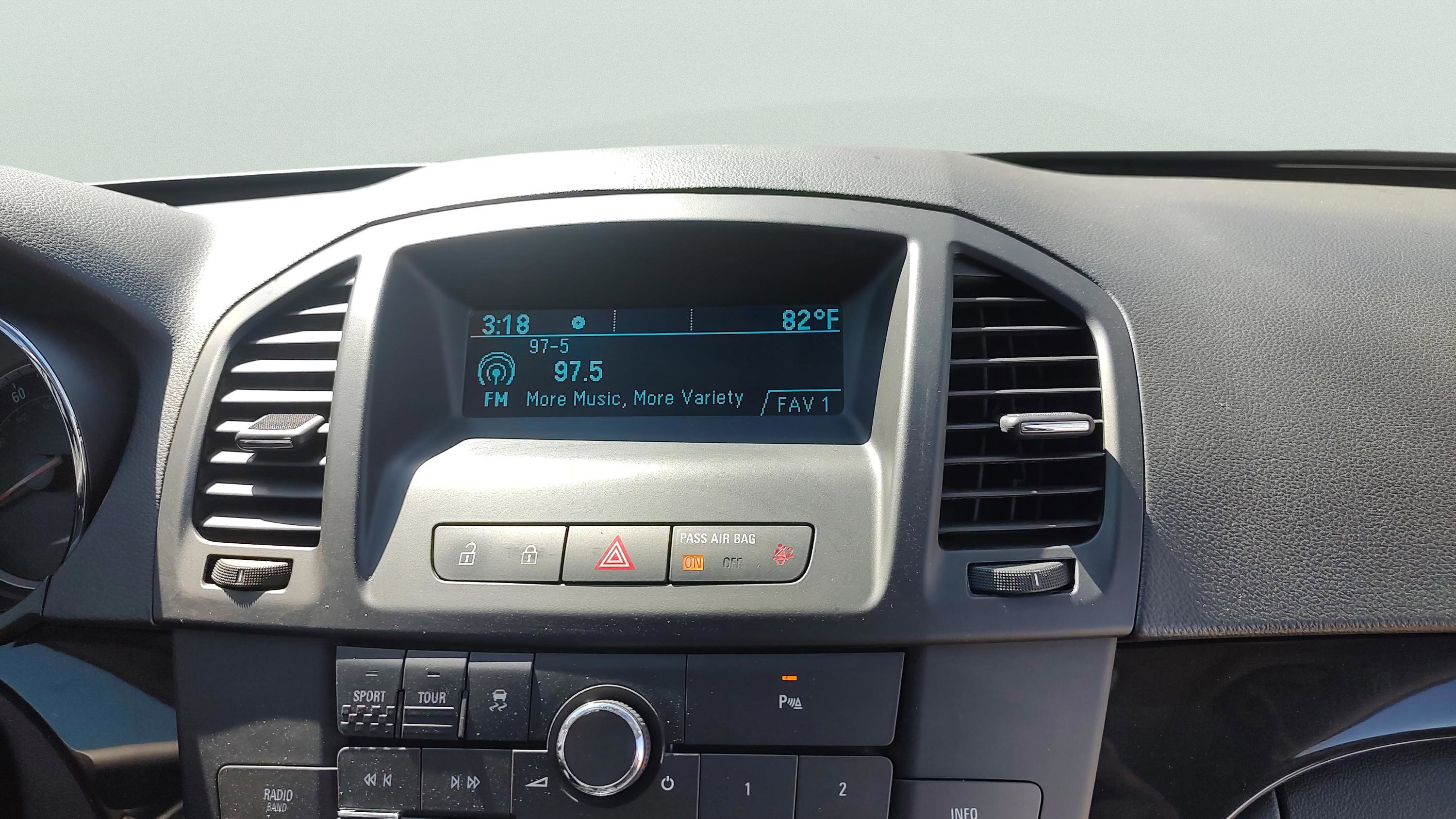 Used 2011 Buick Regal CXL Turbo w/ TO6 Preferred Equipment Group image 22