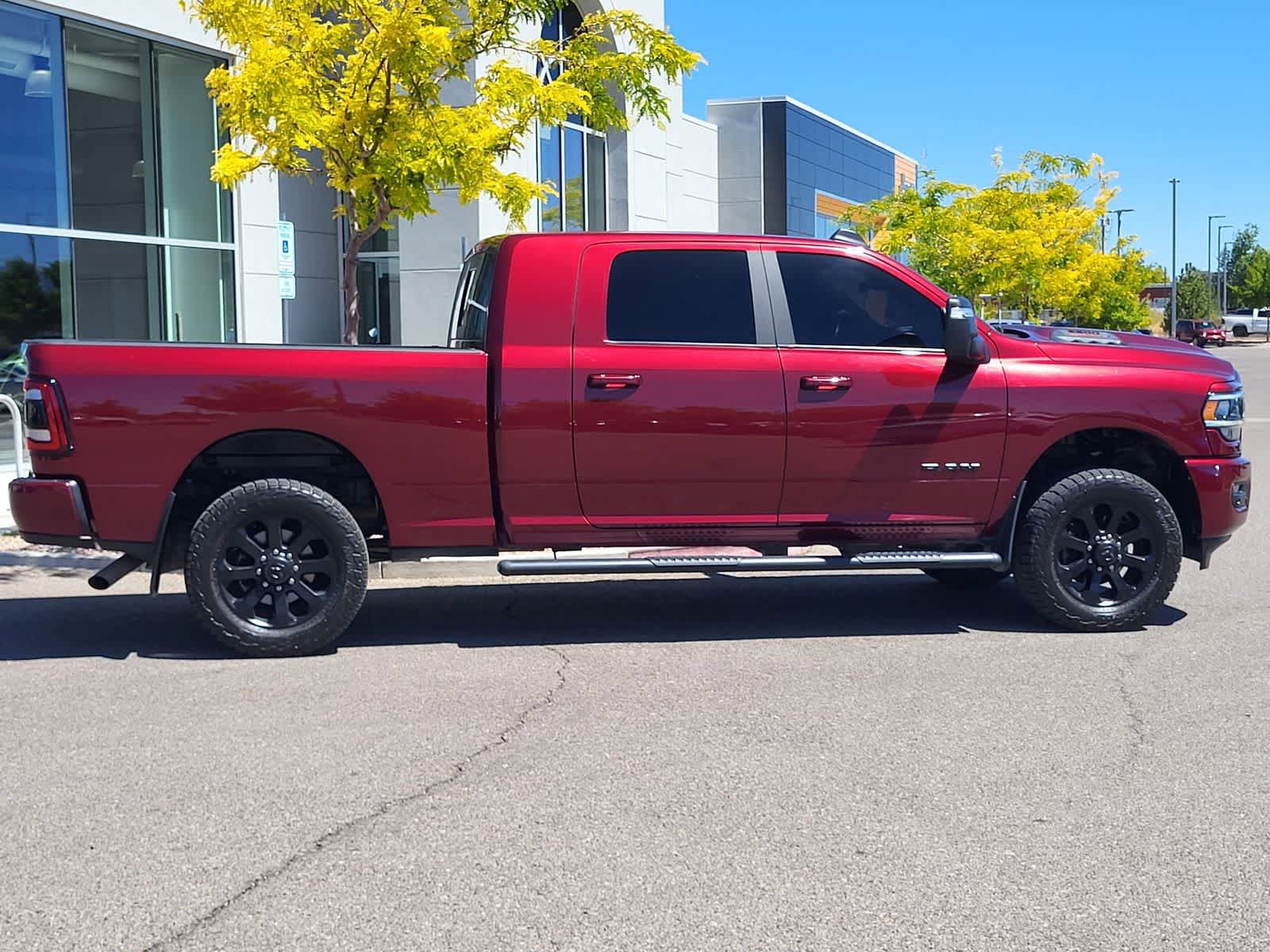 Used 2023 RAM 3500 Laramie AWD/4WD image 4