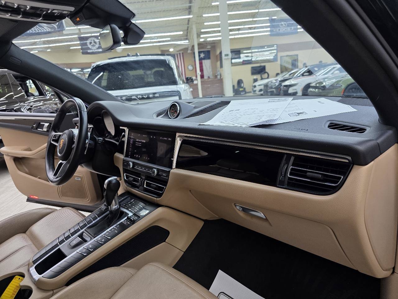 Used 2021 Porsche Macan AWD/4WD image 24