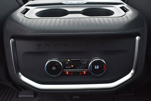 Used 2025 Ford Expedition Platinum w/ Stealth Performance Package image 38
