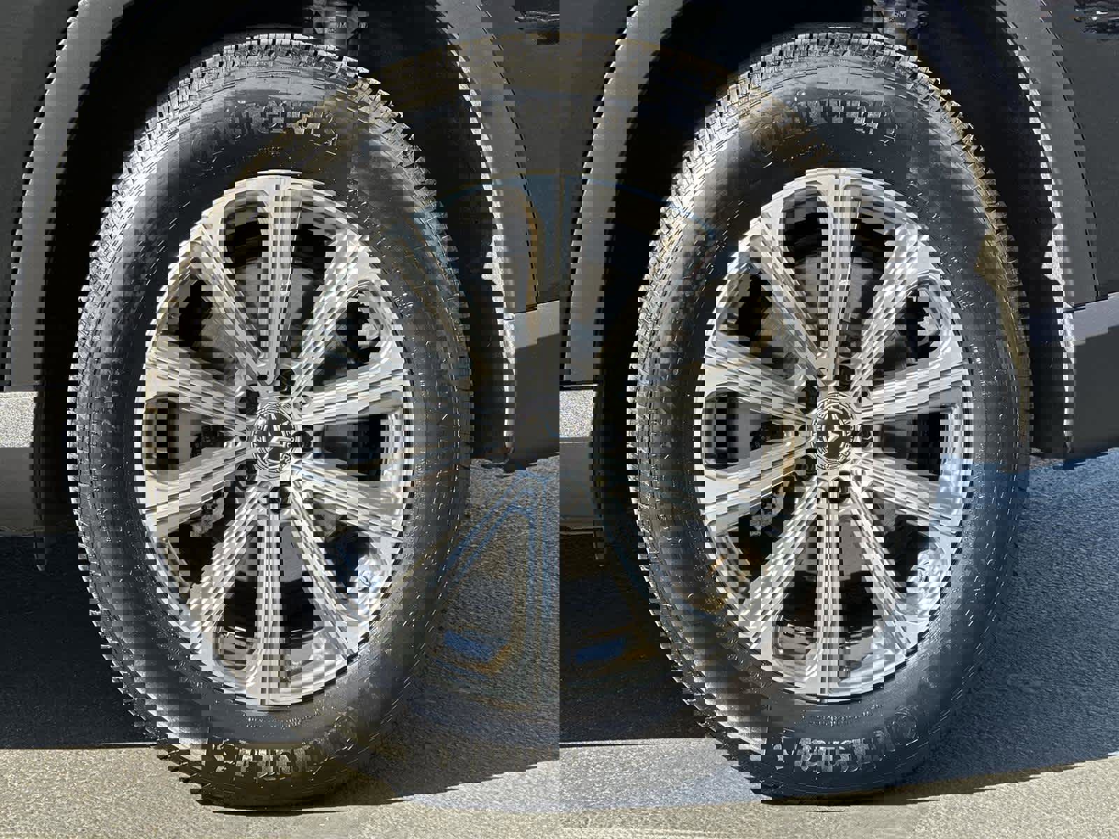 Used 2025 Mercedes-Benz GLC 300 image 8