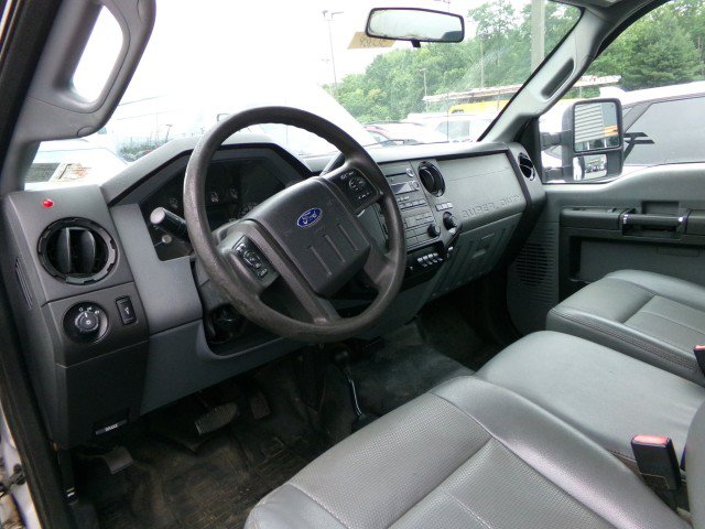 Used 2015 Ford F550 4x4 Regular Cab Super Duty image 11