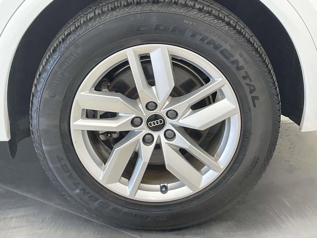 Certified 2023 Audi Q5 2.0T Premium w/ Convenience Package AWD/4WD image 12