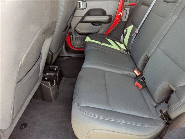 Used 2018 Jeep Wrangler Unlimited Sahara w/ Cold Weather Group image 18