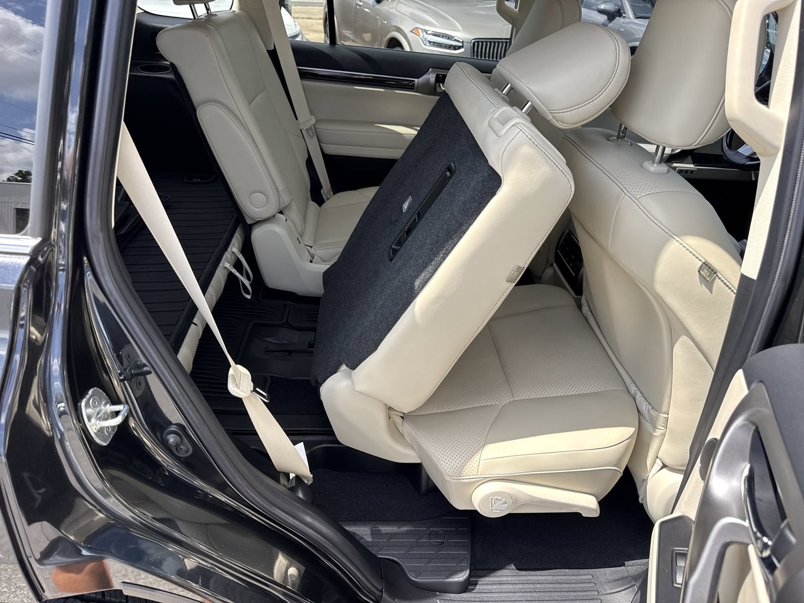 Used 2023 Lexus GX 460 Luxury w/ Sport Design Package AWD/4WD image 33