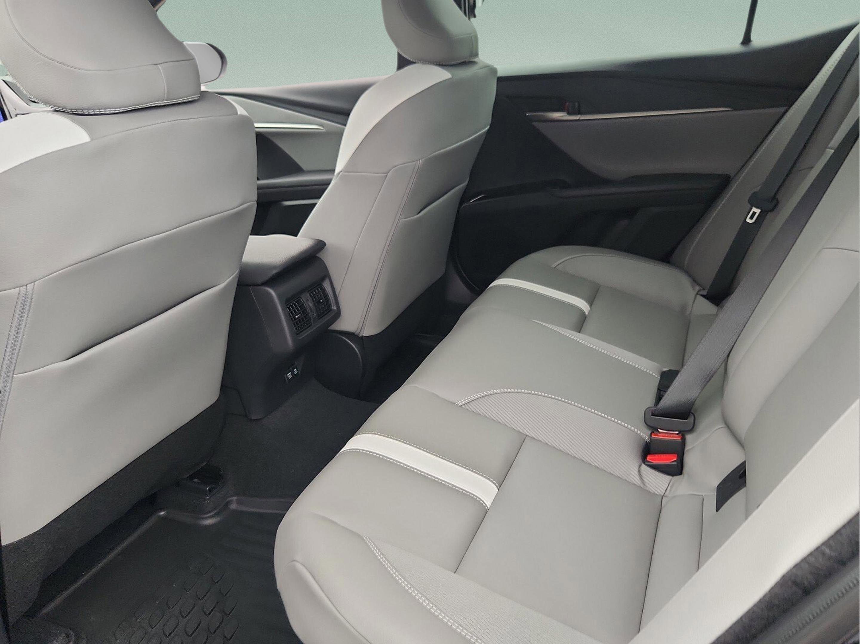 New 2026 Toyota Camry SE image 10