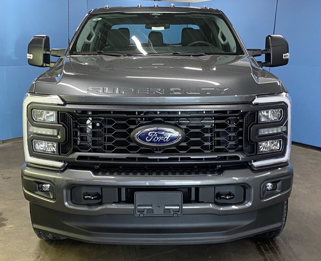 New 2026 Ford F250 4x4 Crew Cab Super Duty image 3