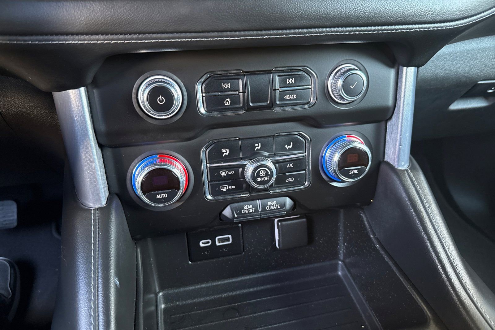 Used 2021 GMC Yukon SLE AWD/4WD image 28