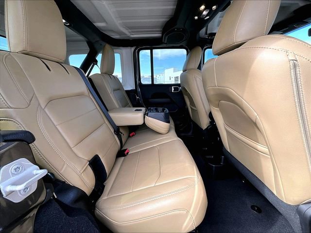 Used 2019 Jeep Wrangler Unlimited Sahara image 16