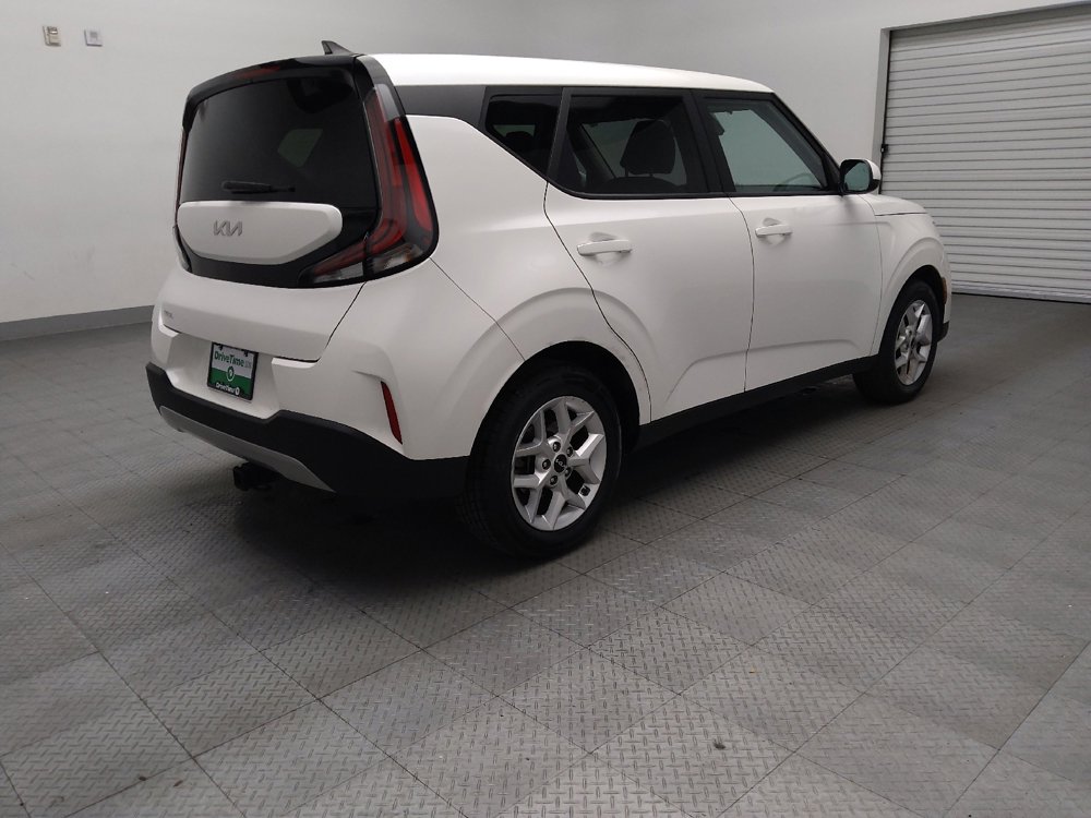 Used 2023 Kia Soul LX w/ LX Technology Package image 9