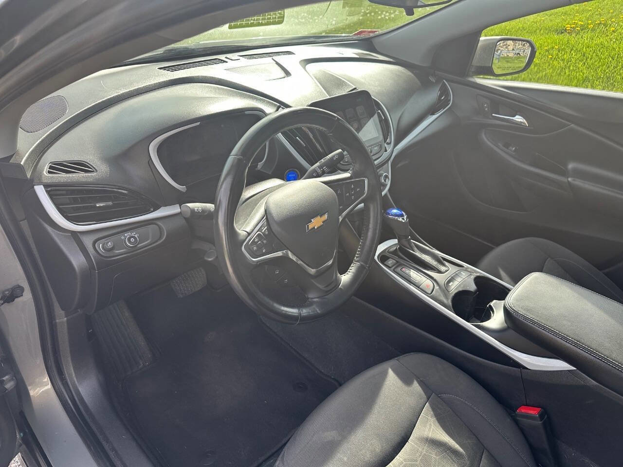 Used 2017 Chevrolet Volt LT w/ Comfort Package FWD image 10