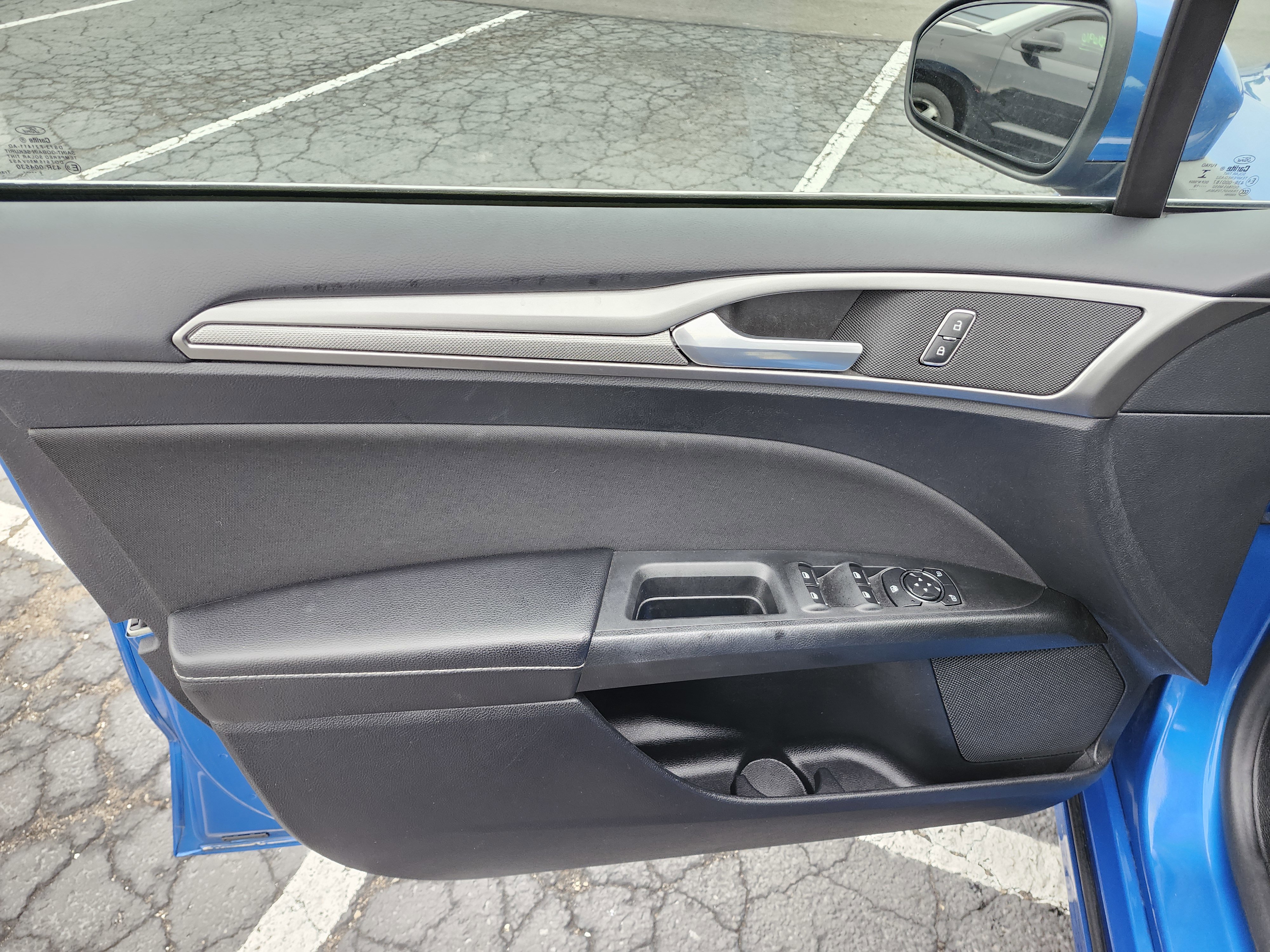 Used 2020 Ford Fusion SE FWD image 26