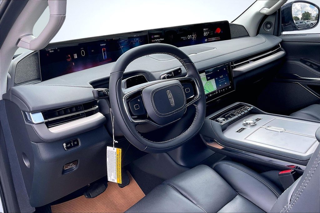 New 2026 Lincoln Navigator L Reserve AWD/4WD image 7
