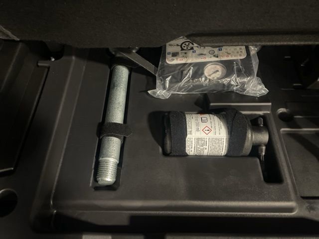 Used 2025 Chevrolet Equinox EV LT w/ Convenience Package image 41