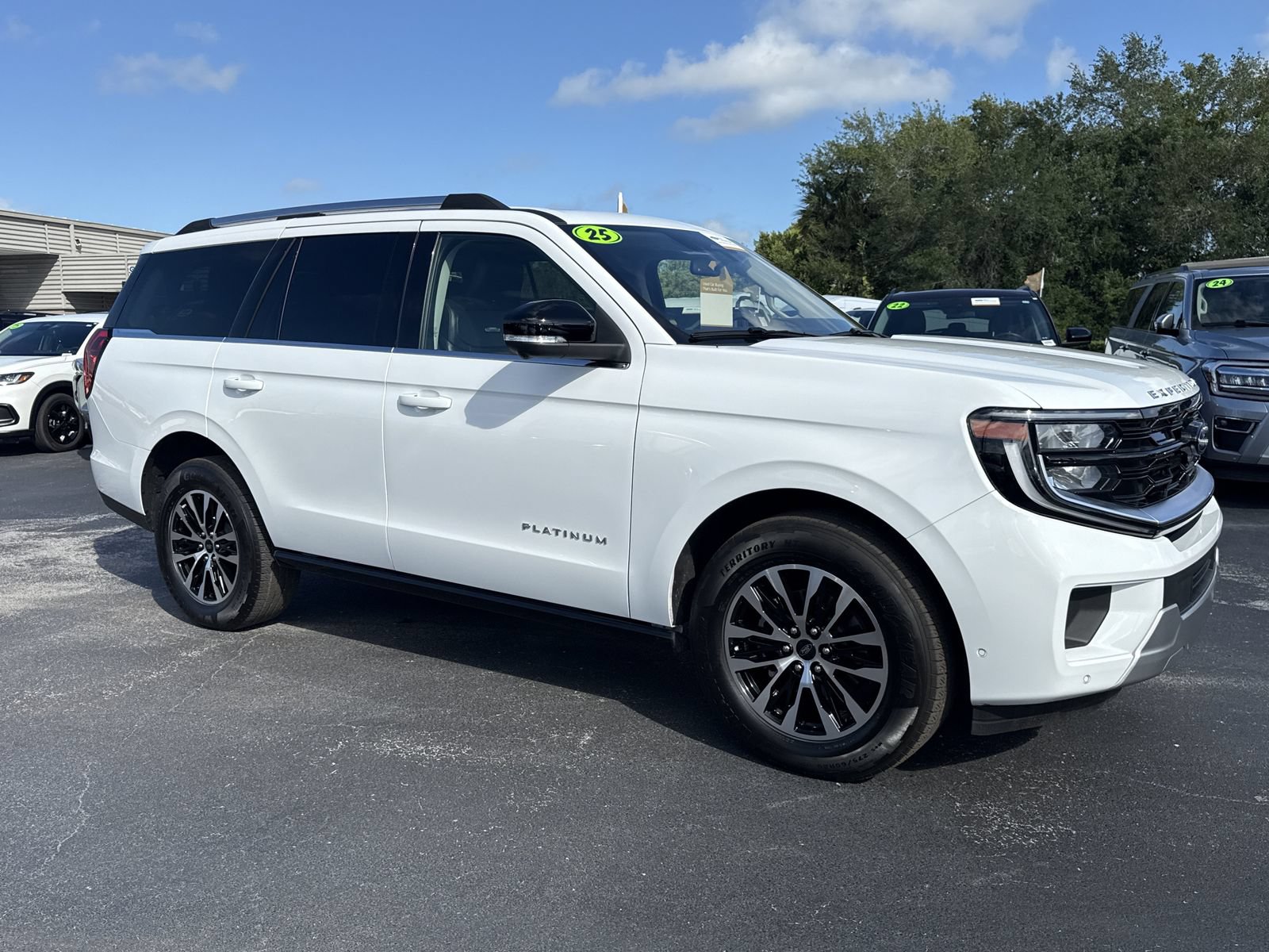 Certified 2025 Ford Expedition Platinum AWD/4WD image 2