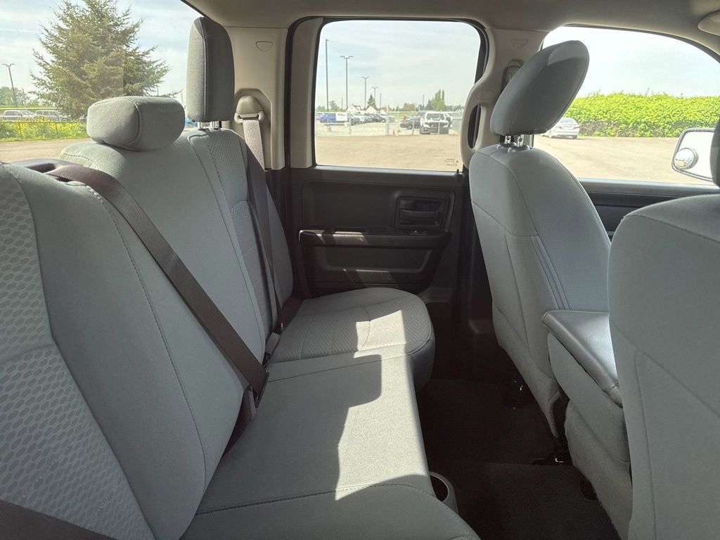Used 2017 RAM 1500 ST w/ SXT Appearance Group AWD/4WD image 11
