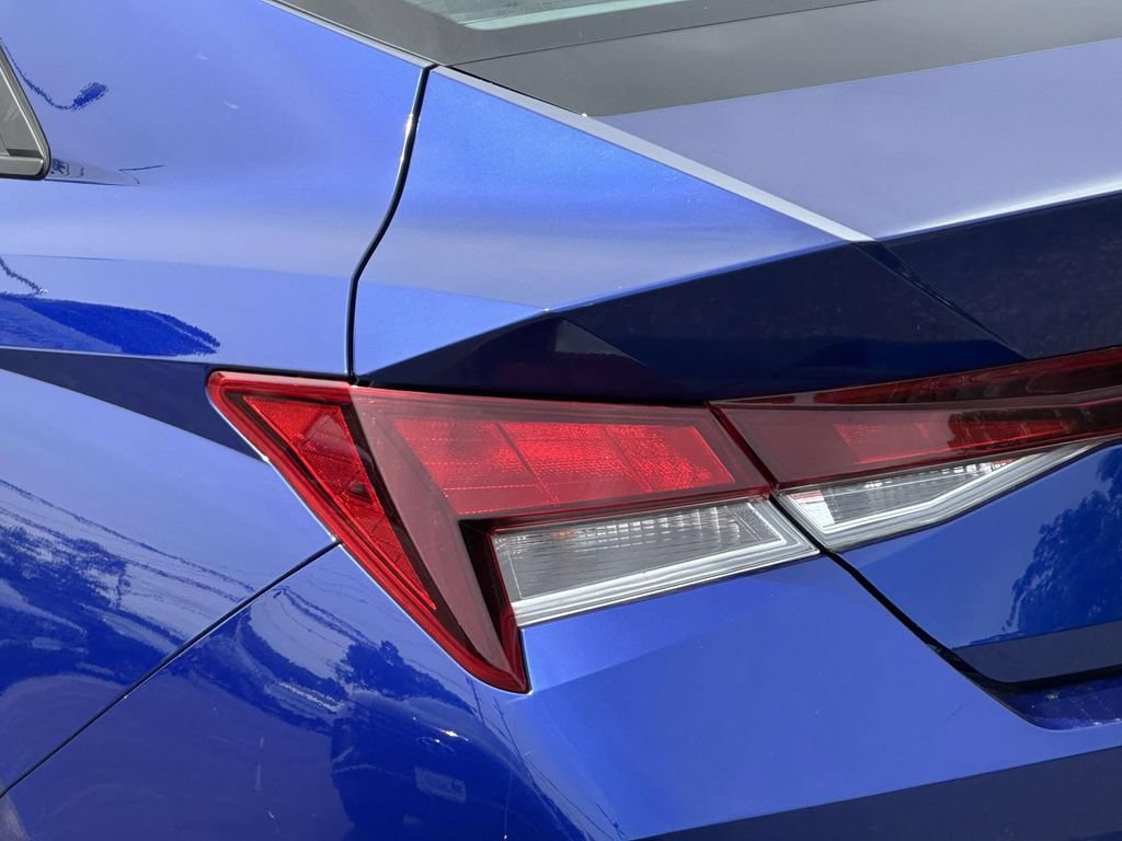 Used 2023 Hyundai Elantra SEL w/ Convenience Package FWD image 8
