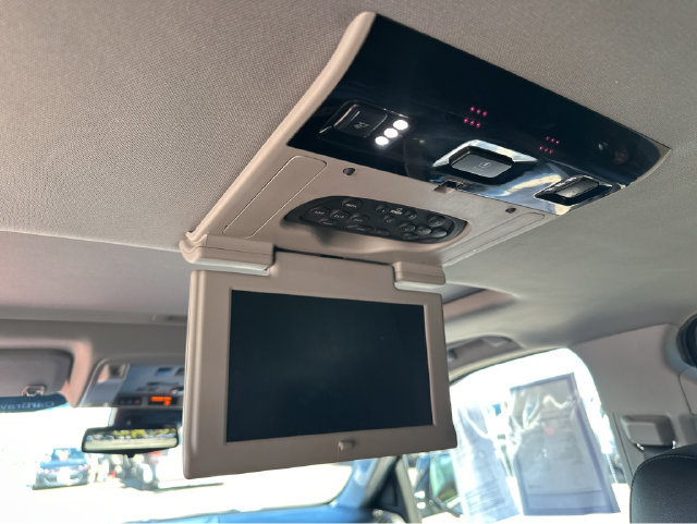 Certified 2019 Cadillac Escalade ESV Premium Luxury RWD image 27