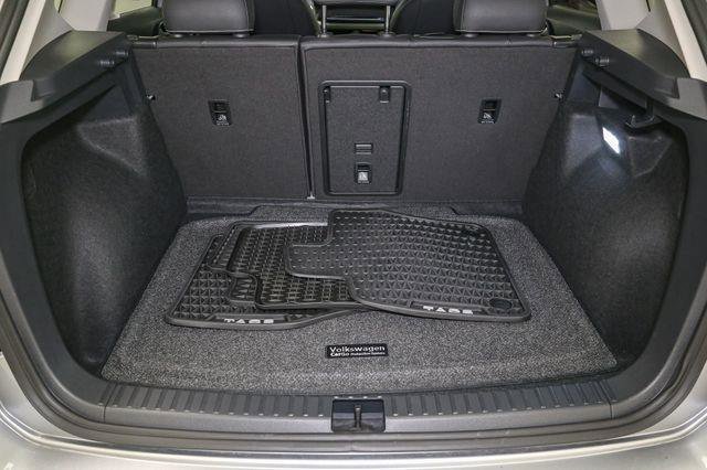 Certified 2024 Volkswagen Taos SE image 17