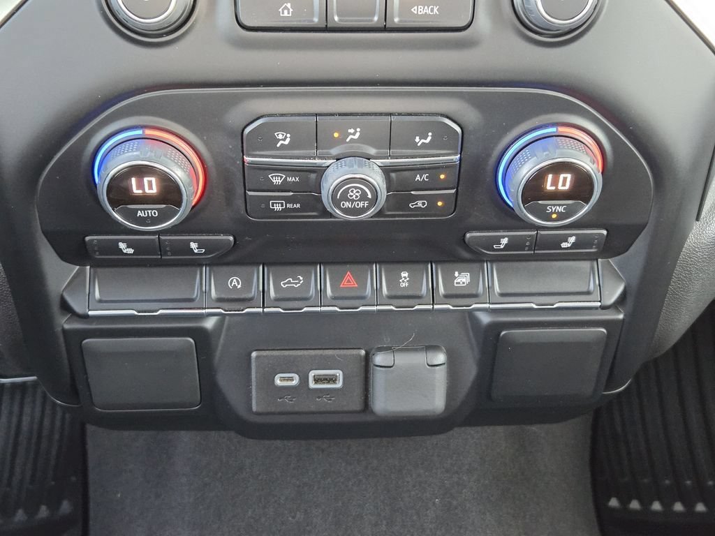 Used 2022 Chevrolet Silverado 1500 LT AWD/4WD image 17
