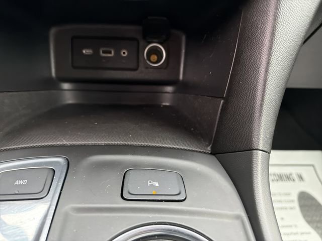 Used 2023 Chevrolet Equinox LT w/ Driver Convenience Package image 22