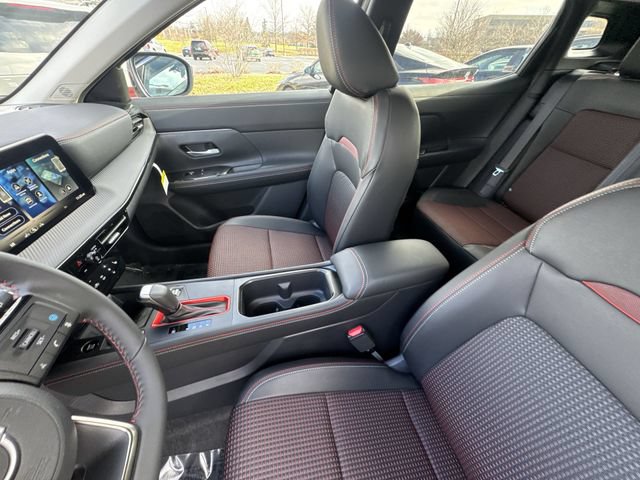 New 2026 Nissan Kicks SR w/ Cold Weather Package AWD/4WD image 20