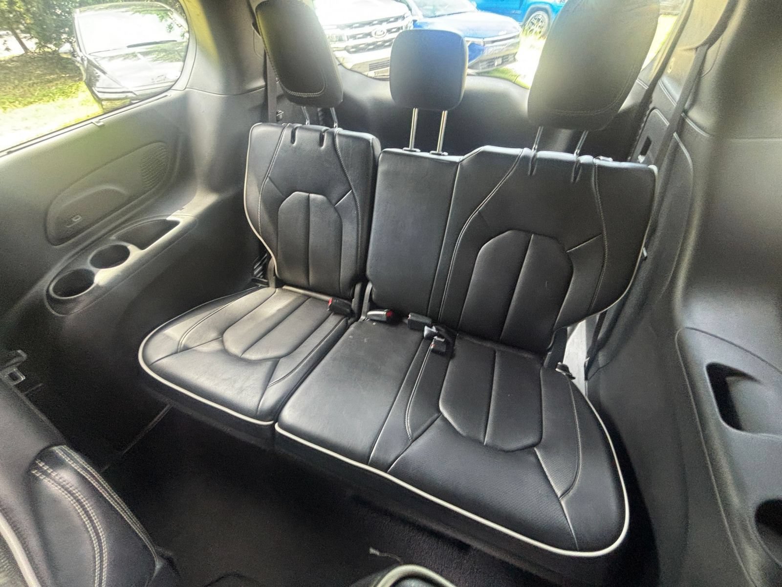 Used 2025 Chrysler Pacifica Limited FWD image 31