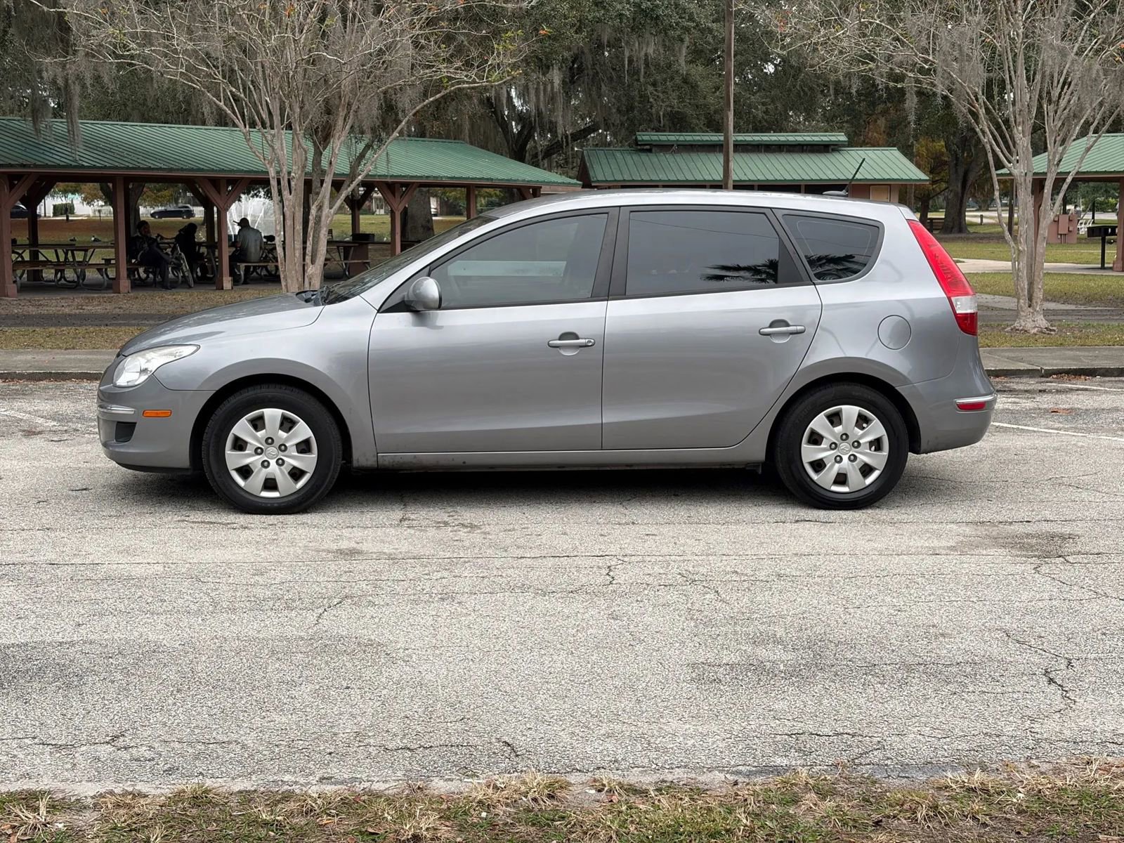 Used 2012 Hyundai Elantra GLS image 8