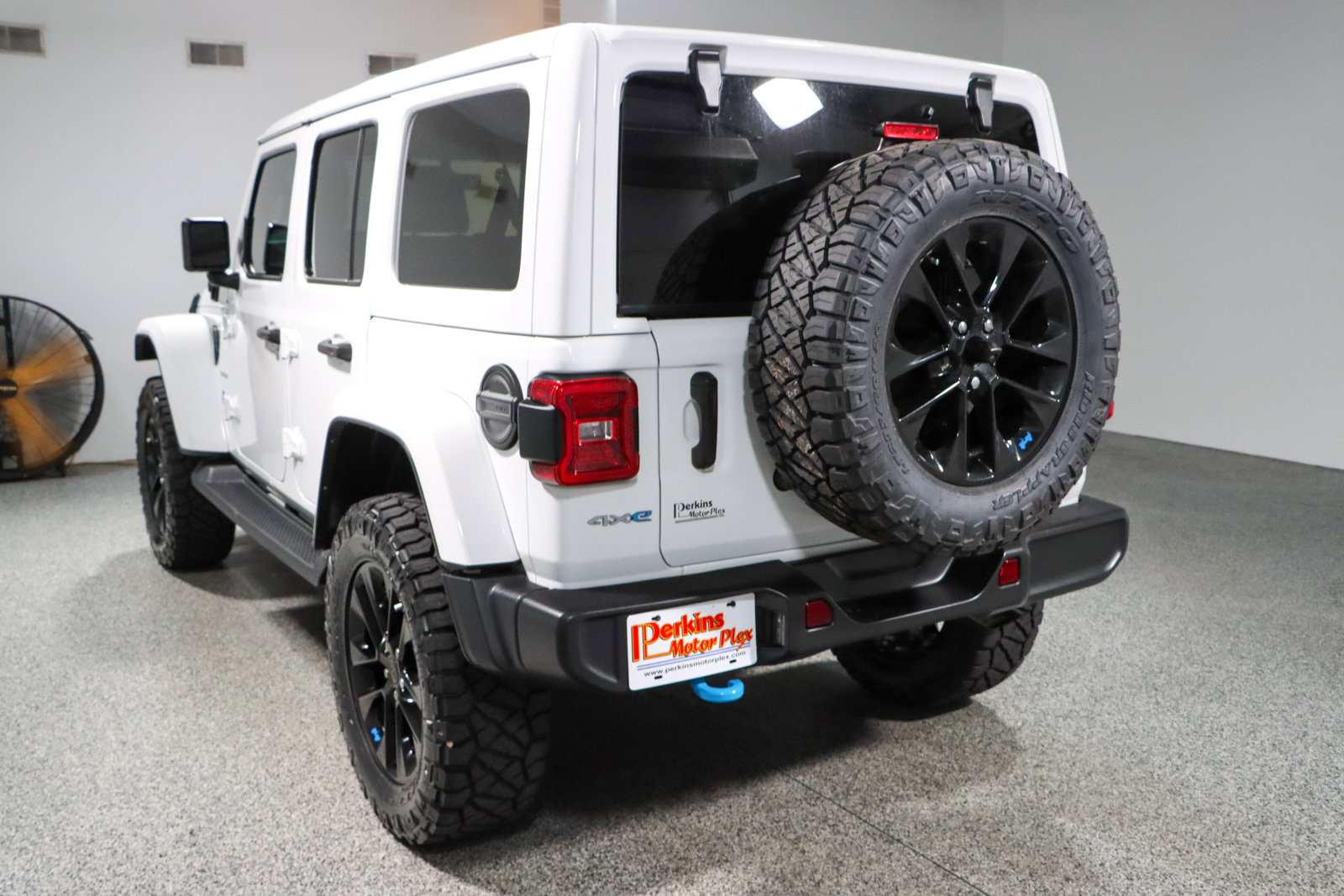 Used 2022 Jeep Wrangler Unlimited Sahara w/ Cold Weather Group AWD/4WD image 10