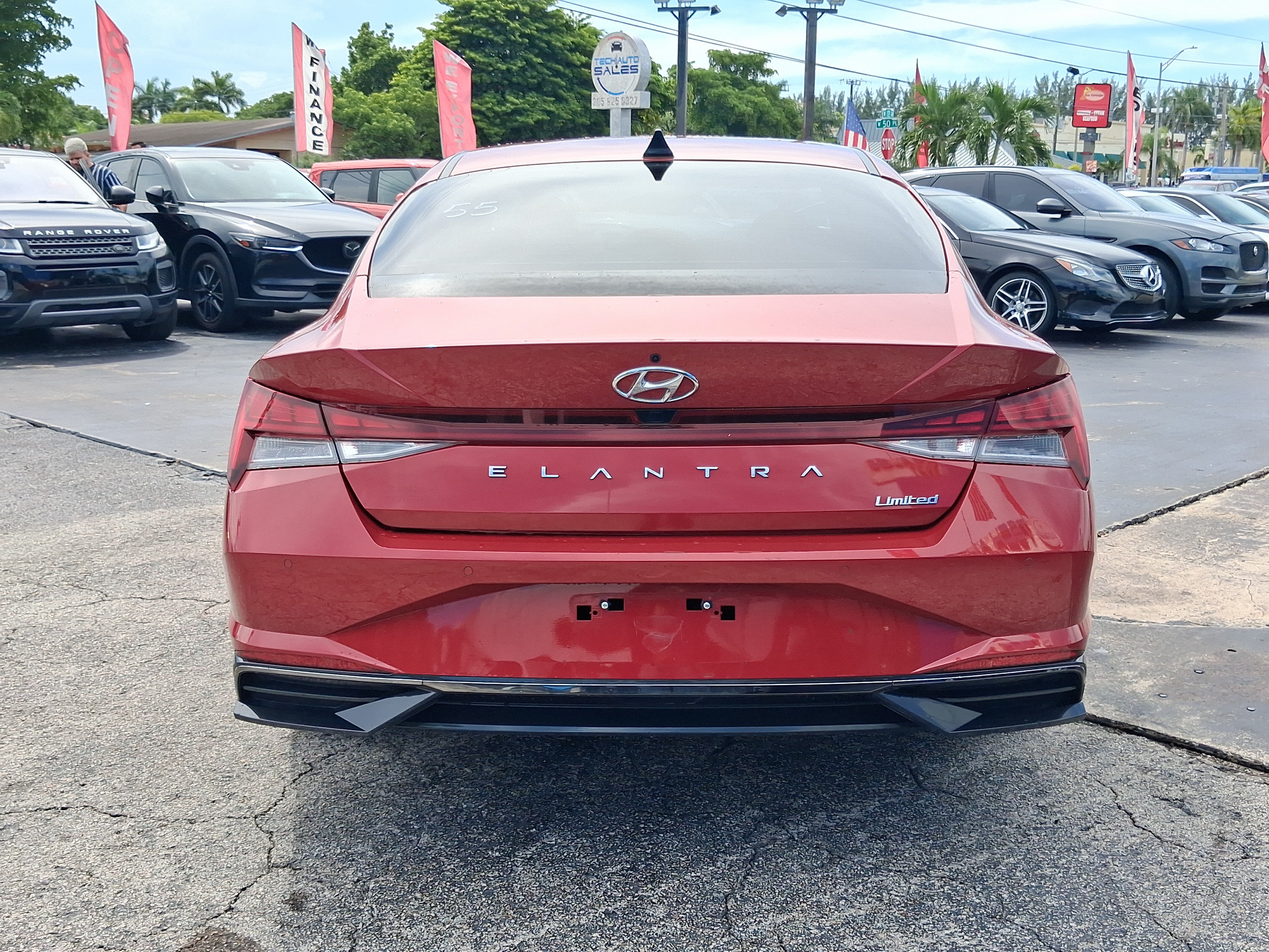 Used 2023 Hyundai Elantra Limited FWD image 6