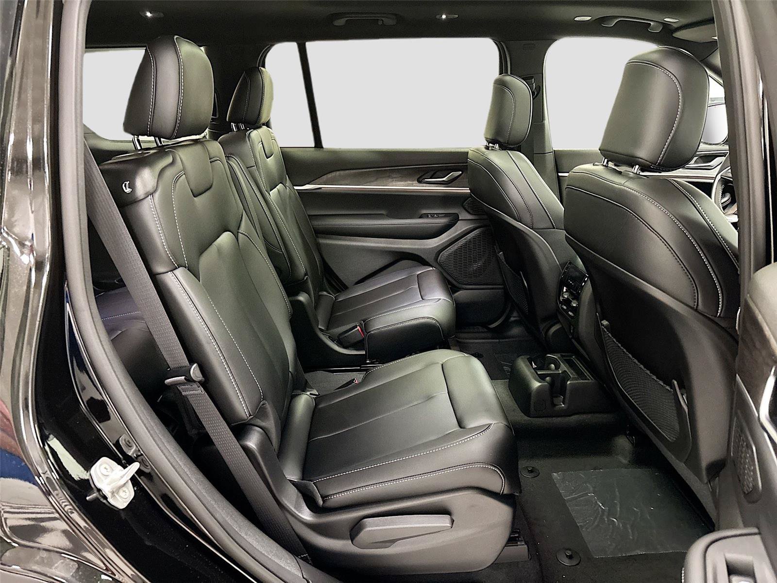 New 2026 Jeep Grand Cherokee L Limited AWD/4WD image 29