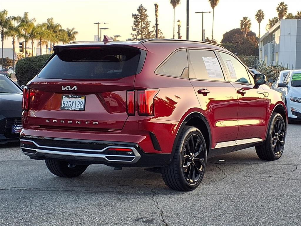 Certified 2022 Kia Sorento SX image 5