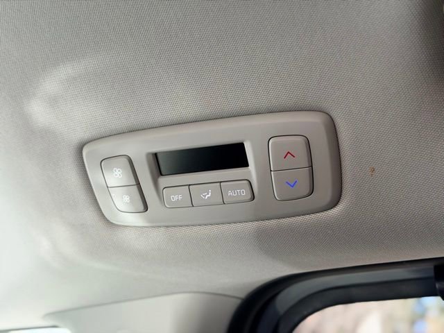 Used 2025 Kia Carnival EX image 26