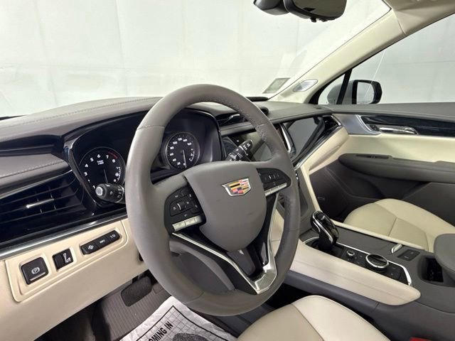 Certified 2024 Cadillac XT6 Premium Luxury w/ Technology Package FWD image 17
