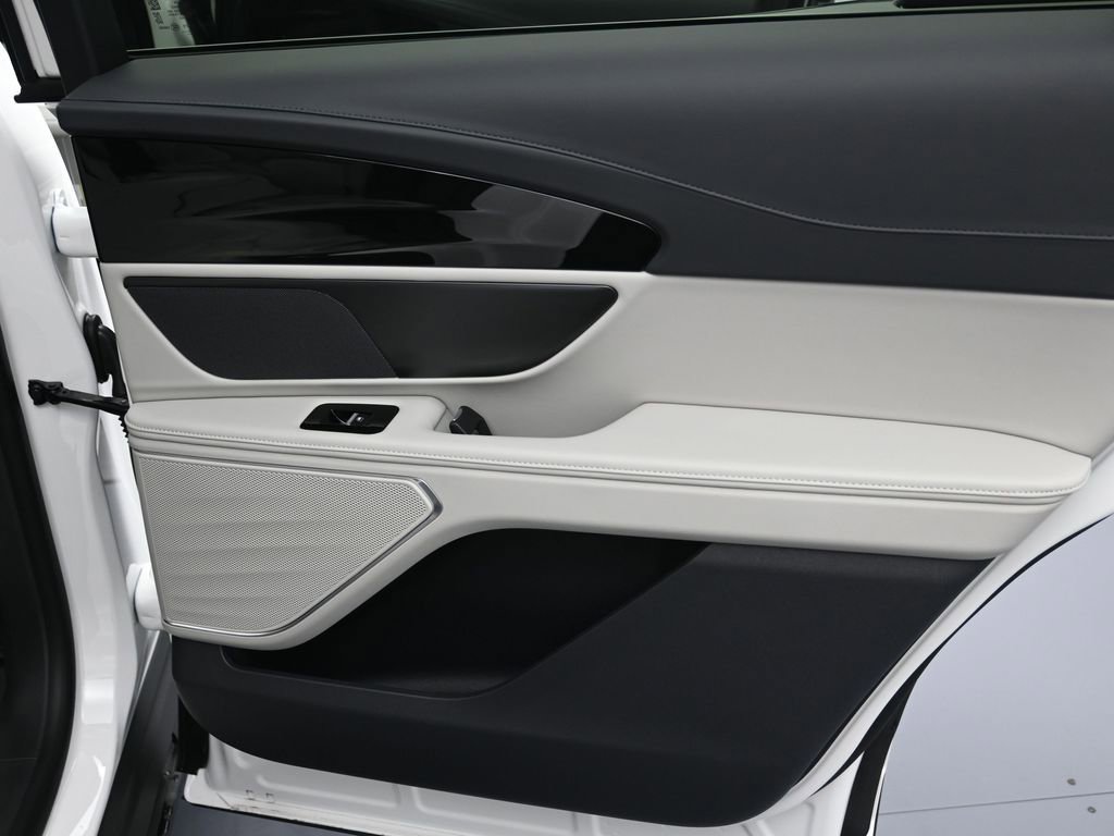 New 2026 Lincoln Nautilus Premier image 38