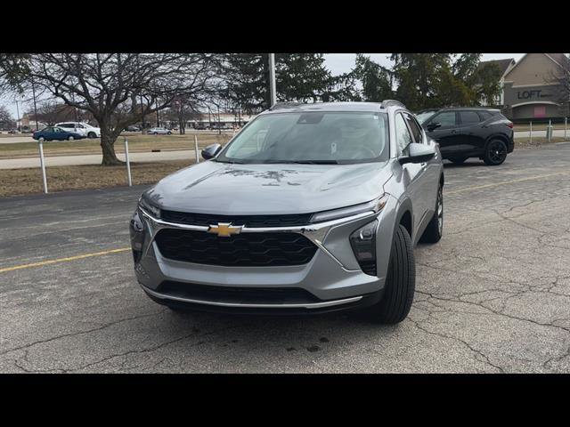 Certified 2025 Chevrolet Trax LT w/ Driver Confidence Package image 4