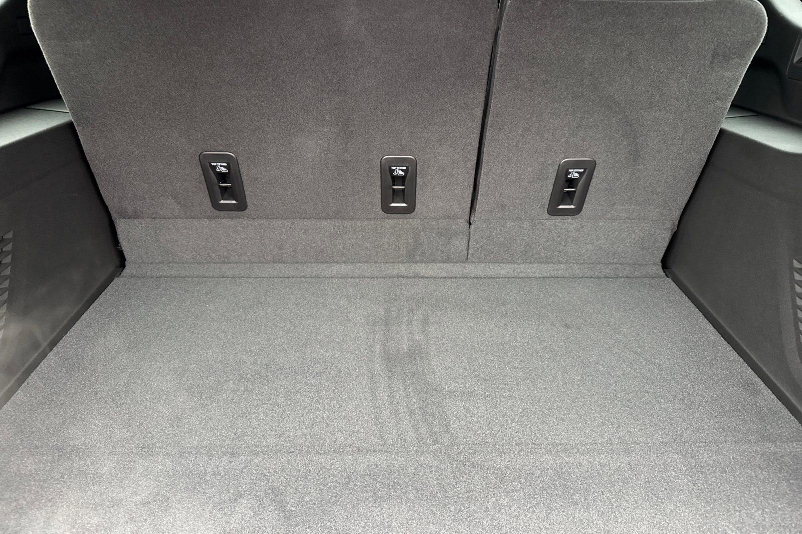 New 2026 Chevrolet Suburban High Country image 15