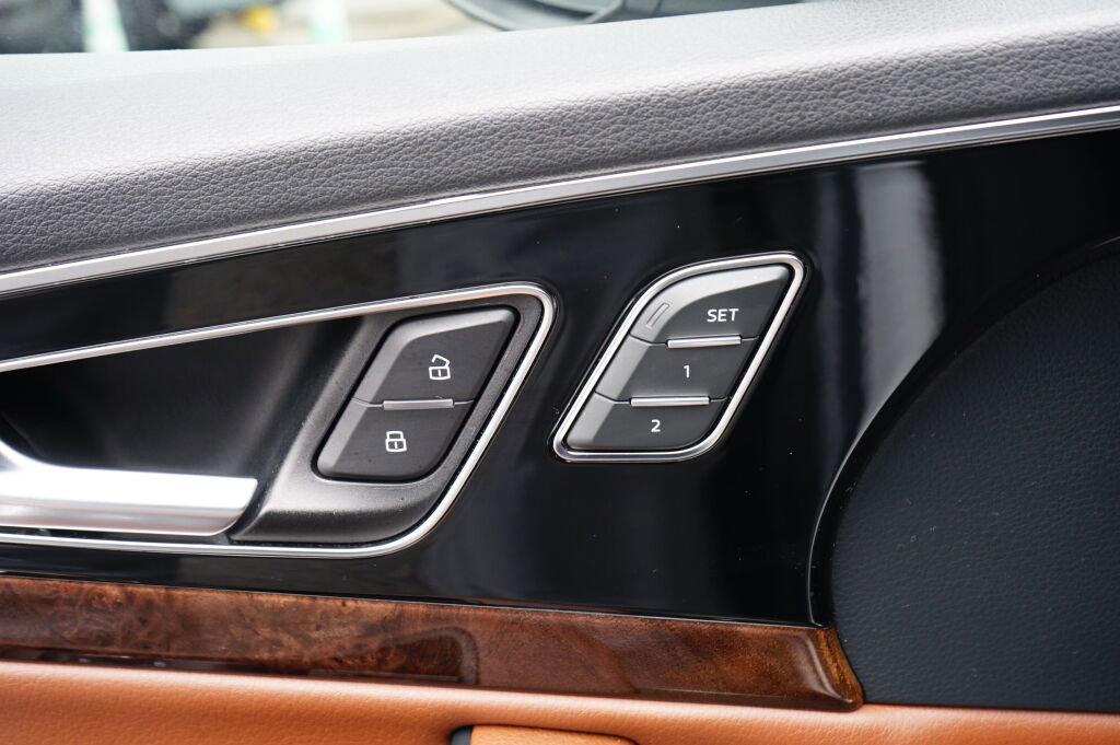 Used 2018 Audi Q7 3.0T Premium Plus w/ Premium Plus Package image 13