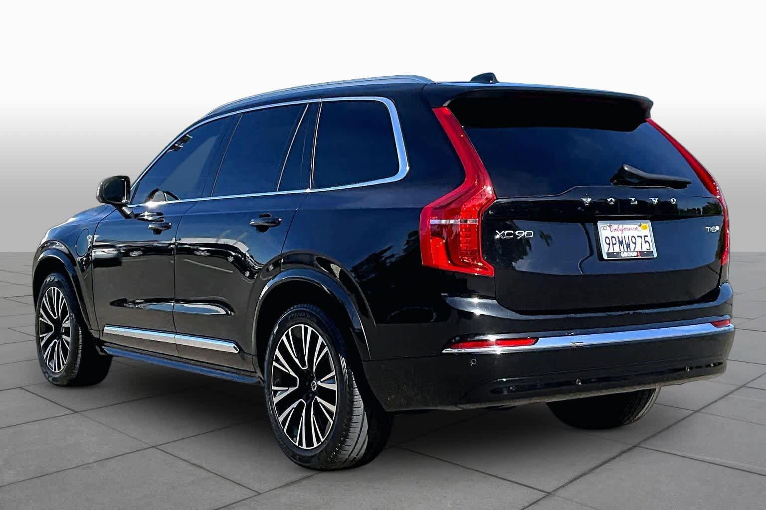 Used 2025 Volvo XC90 T8 Core w/ Climate Package image 11