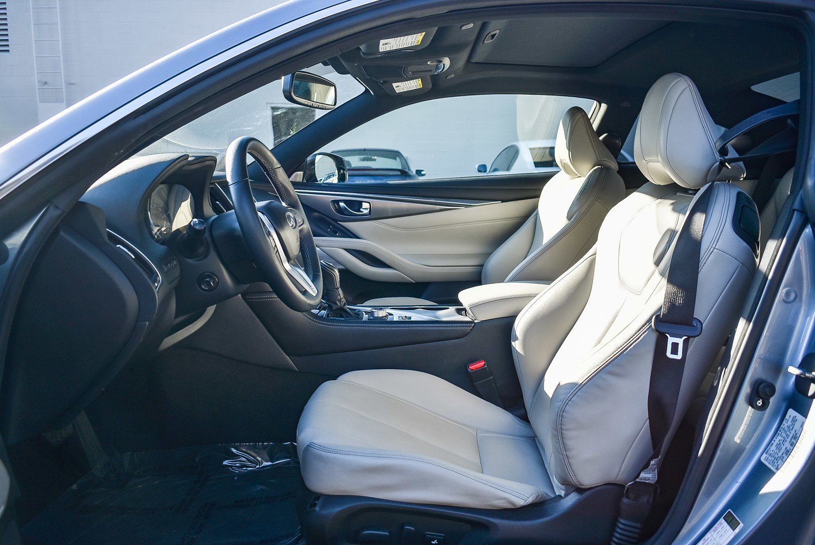 Used 2017 INFINITI Q60 w/ Premium Plus Package 2.0T image 18