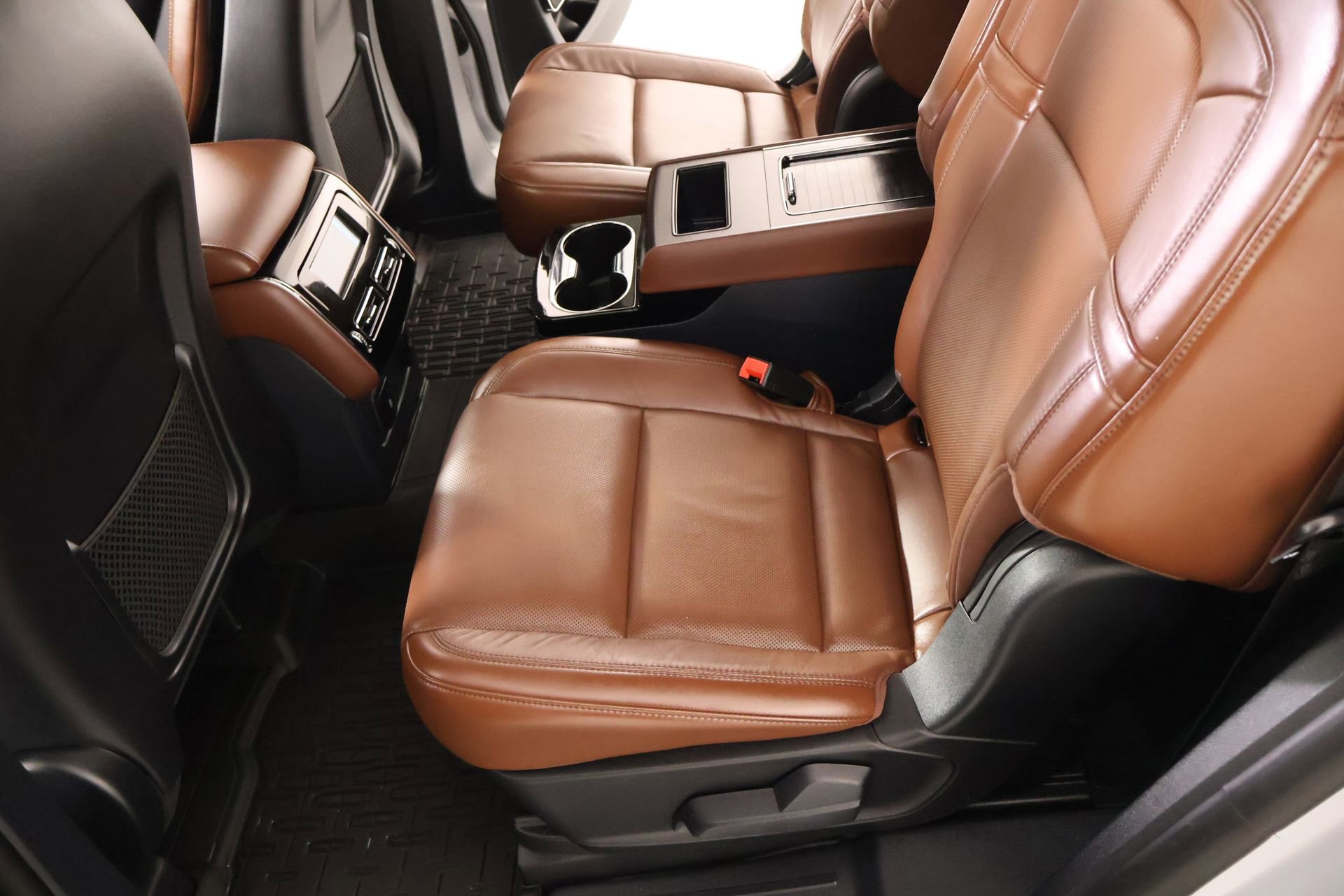 Used 2025 Lincoln Aviator Reserve w/ Jet Appearance Package AWD/4WD image 13