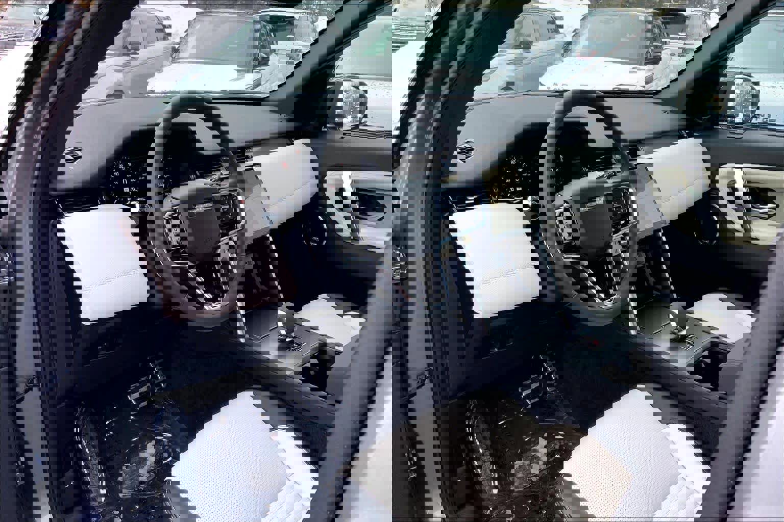 Certified 2025 Land Rover Discovery Sport Dynamic SE image 16