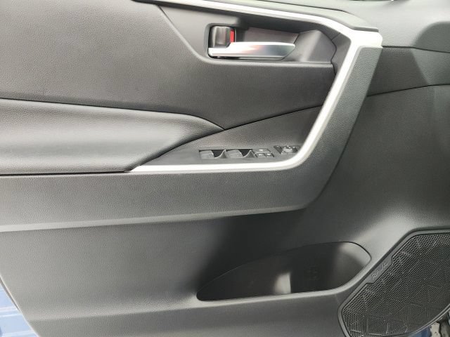Certified 2025 Toyota RAV4 SE AWD/4WD image 11