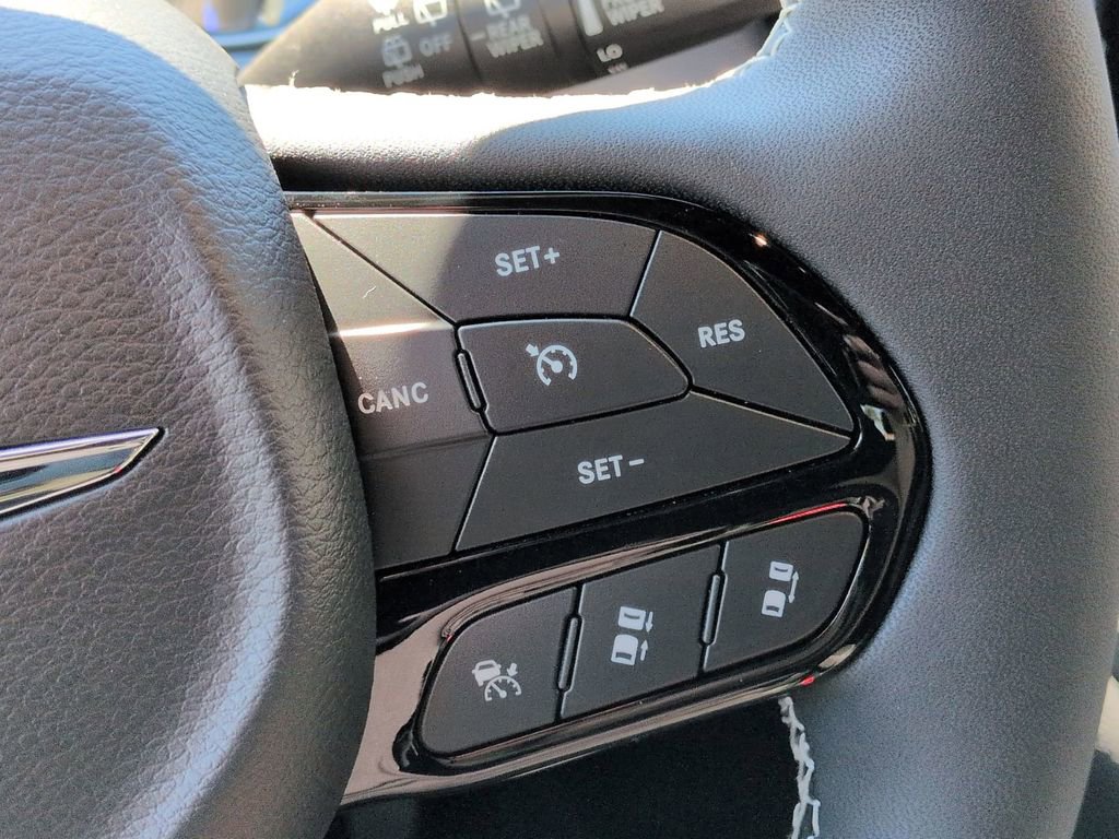 New 2026 Chrysler Pacifica Select image 18