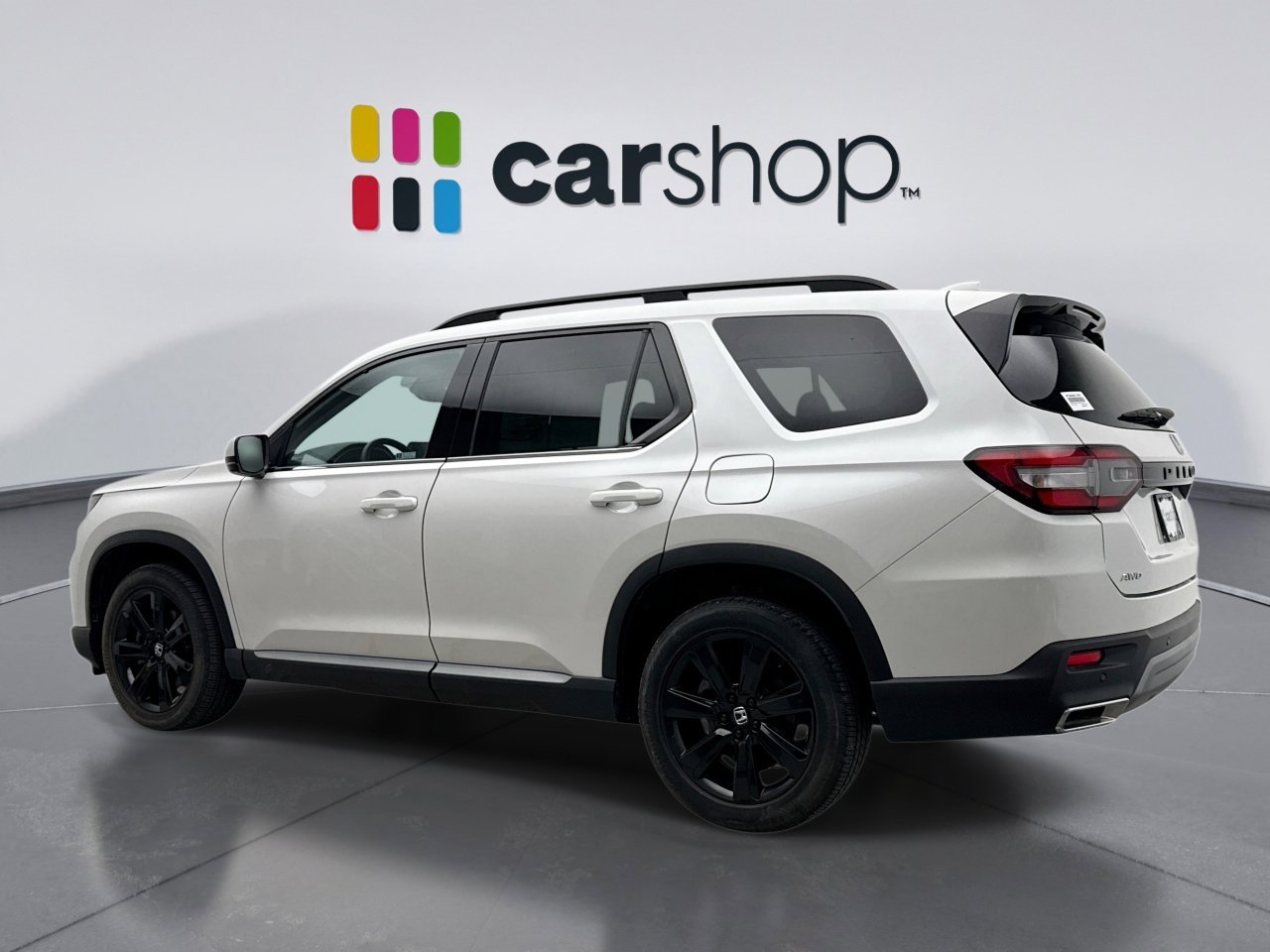 Used 2023 Honda Pilot Touring image 3