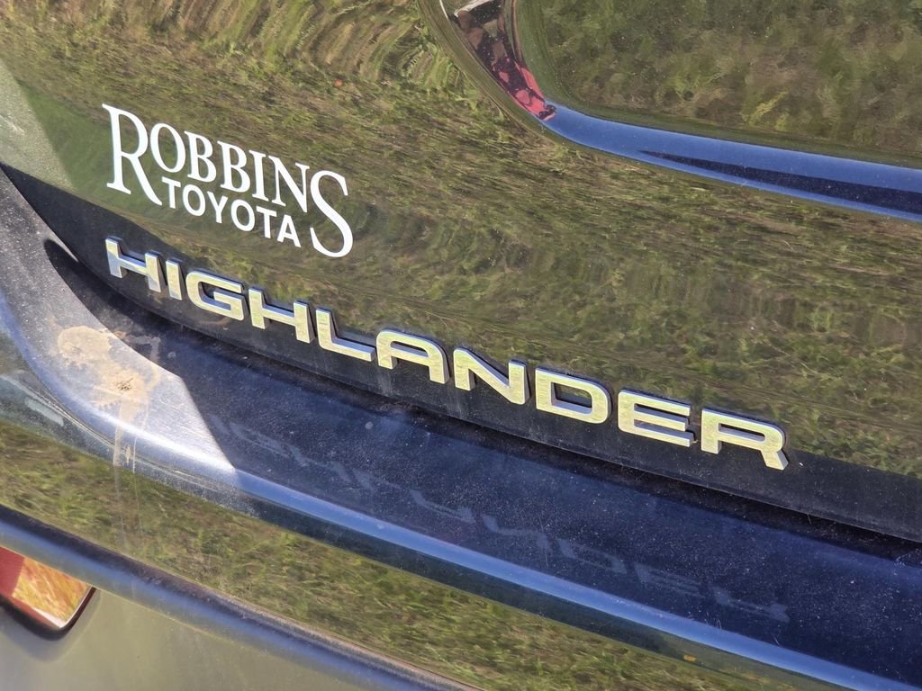 Used 2022 Toyota Highlander XSE FWD image 9