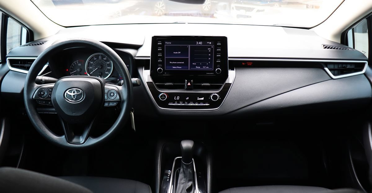 Used 2021 Toyota Corolla LE FWD image 32