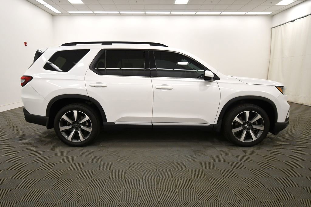 Certified 2025 Honda Pilot Elite image 9