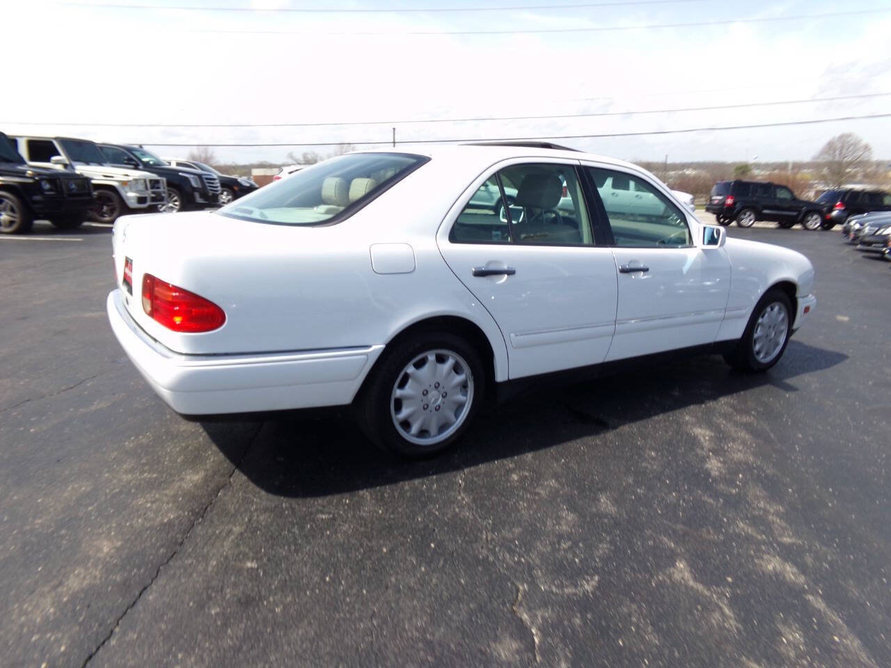 Used 1999 Mercedes-Benz E 320 Sedan w/ X2 Opt Pkg image 54