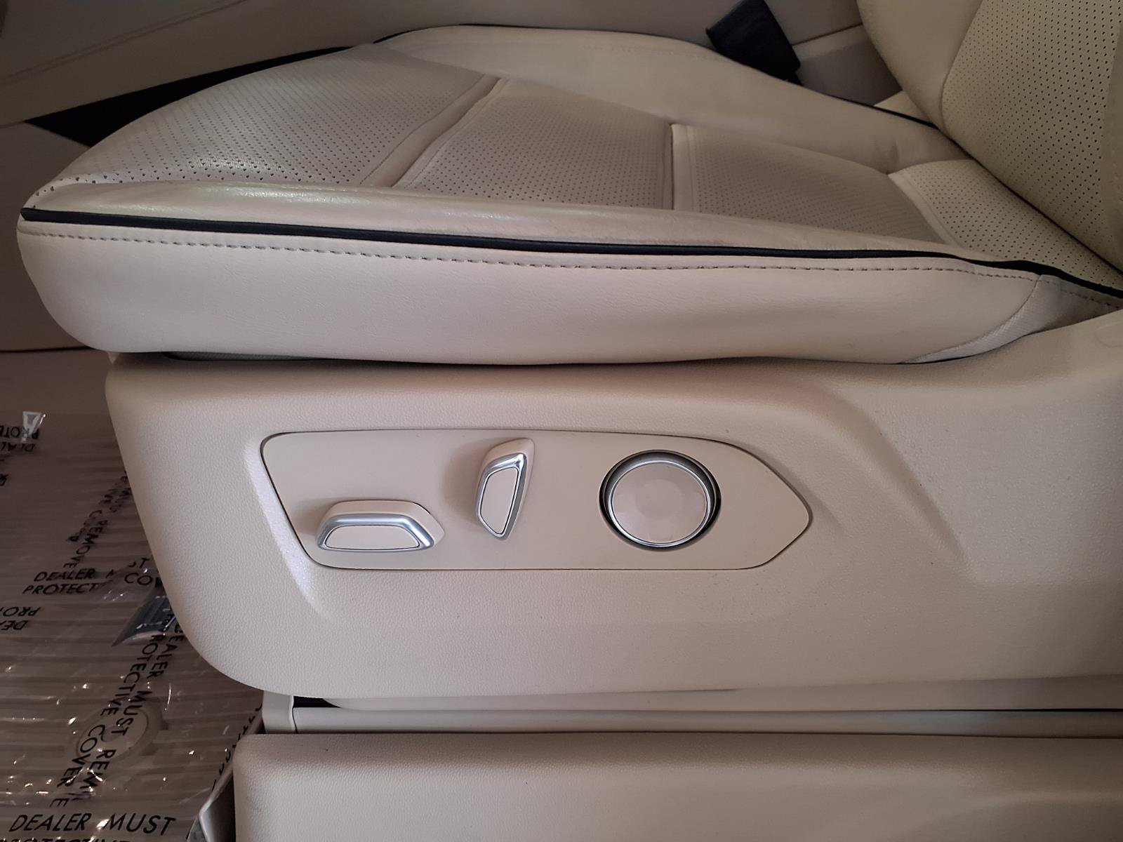 Certified 2024 Cadillac Escalade ESV Premium Luxury RWD image 22